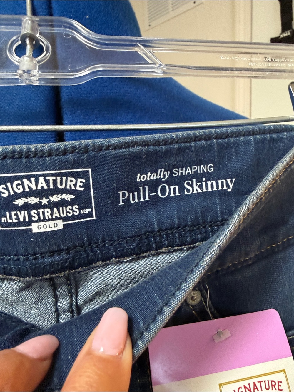 Signature Women’s Dark Blue Stretch Jeggings